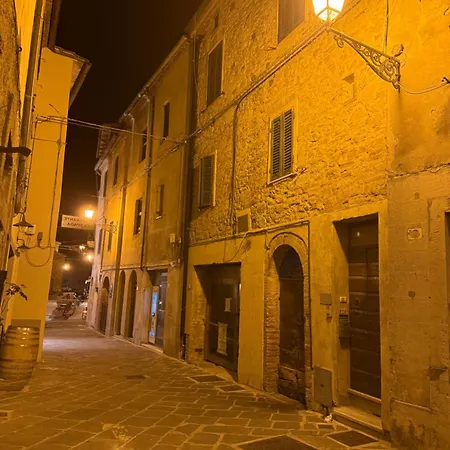 Via Roma * Chiusdino